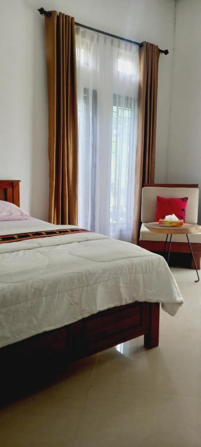 Inang Amang Homestay Labuan Bajo Exterior foto