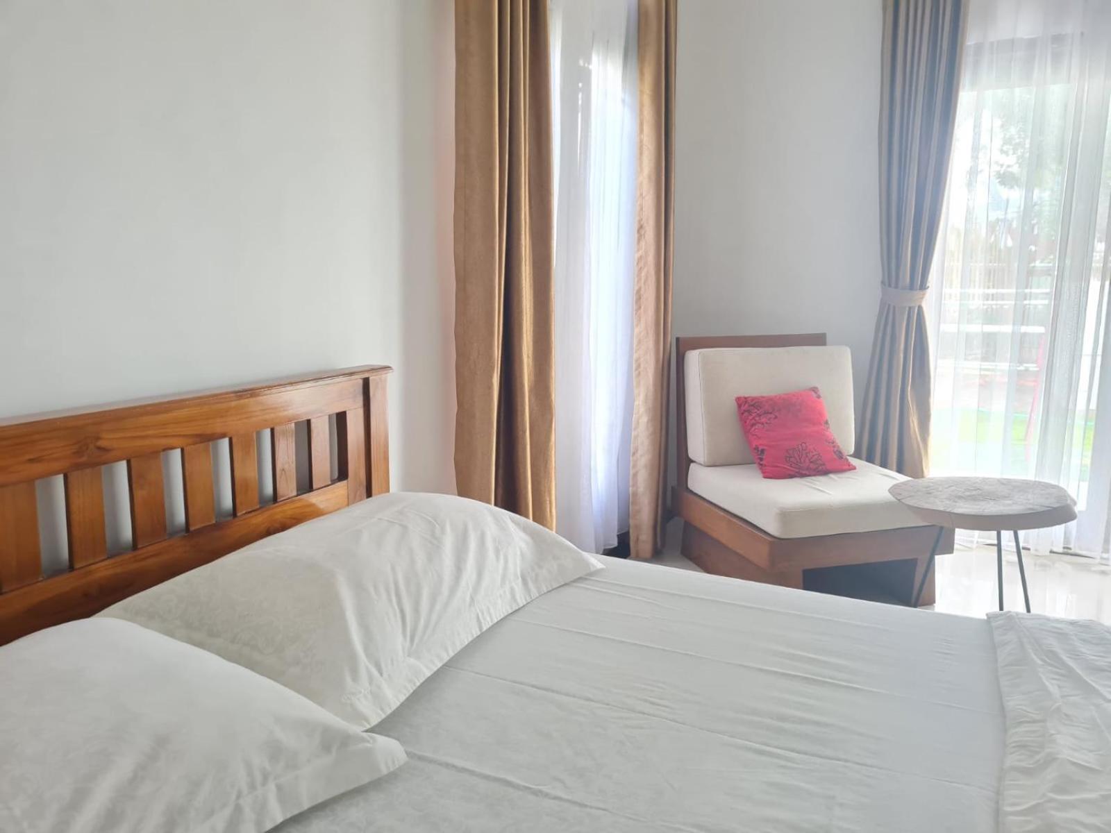 Inang Amang Homestay Labuan Bajo Exterior foto
