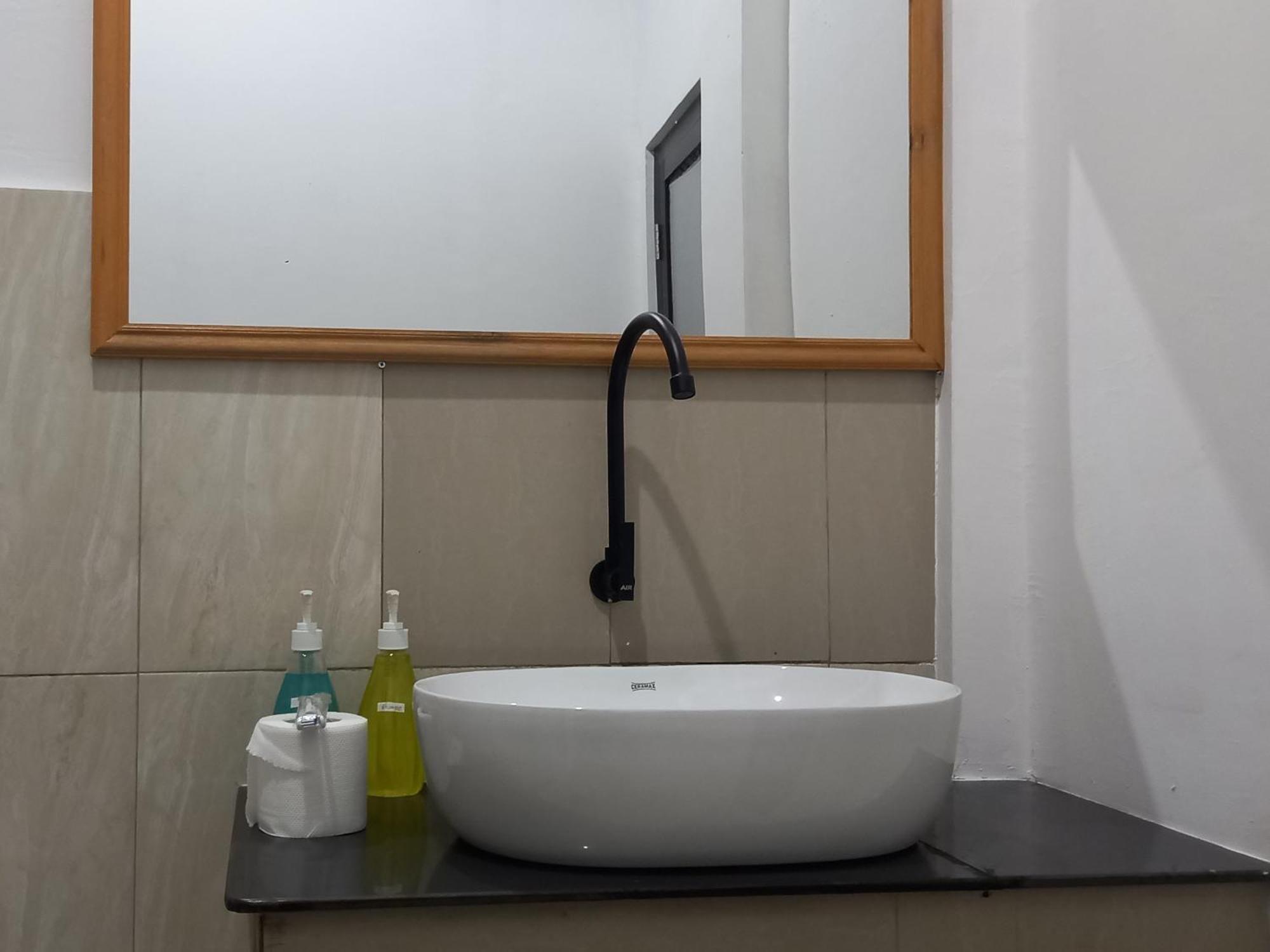 Inang Amang Homestay Labuan Bajo Quarto foto